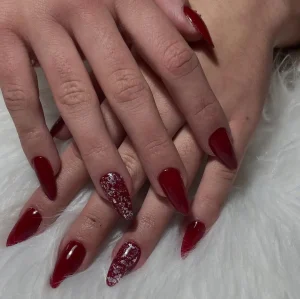 Manicura fosca elegant amb estil sofisticat a Beauty Garnishee